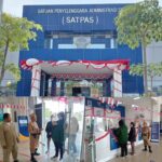 Jelang HUT RI Ke 80 Petugas pelayanan Satpas SIM Colombo Mengenakan Baju Veteran Untuk Mengenang Jasa Para Pahlawan