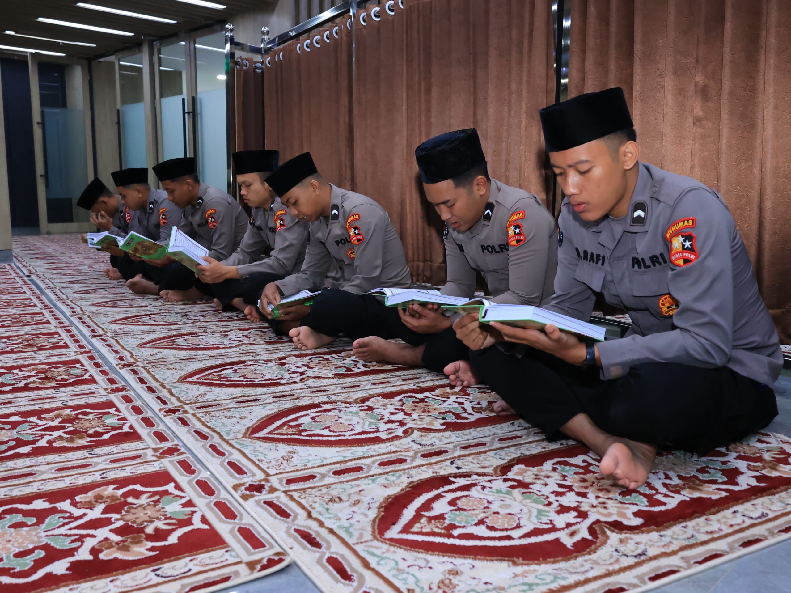 Divhumas Polri Tebar Keberkahan Lewat Pengajian dan Khataman Rutin IMG-20250825-WA0005
