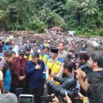 Gubernur NTT Dampingi Menteri PU Tinjau Lokasi Banjir Bandang di Nagekeo IMG-20250920-WA0004