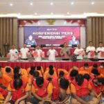 Polda Jatim Berhasil Ungkap 1.443 Kasus dan Amankan 1.135 Tersangka Selama Operasi Sikat Semeru 2025 IMG-20251106-WA0003