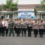 Operasi Zebra Semeru 2025 Digelar 2 Pekan di Surabaya Kombespol Luthfie Sulistiawan memimpin apel pasukan Operasi Zebra Semeru 2025